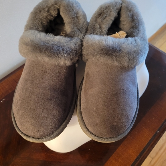 Ugg moccasin shoes - Picture 6 of 6